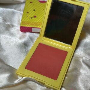 LE Colourpop ‘Retro’ Pressed Powder Blush